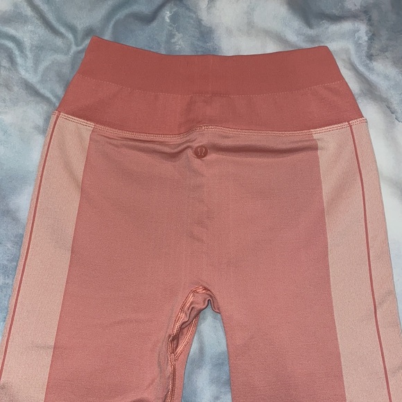 Lululemon Ebb Train Tight Abstract Leggings - Picture 8 of 9